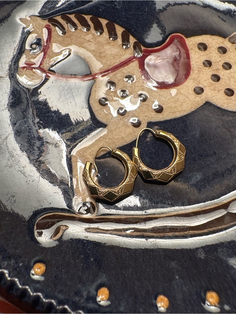 14k gold Vintage Hoop Earrings - Picture 3 of 4